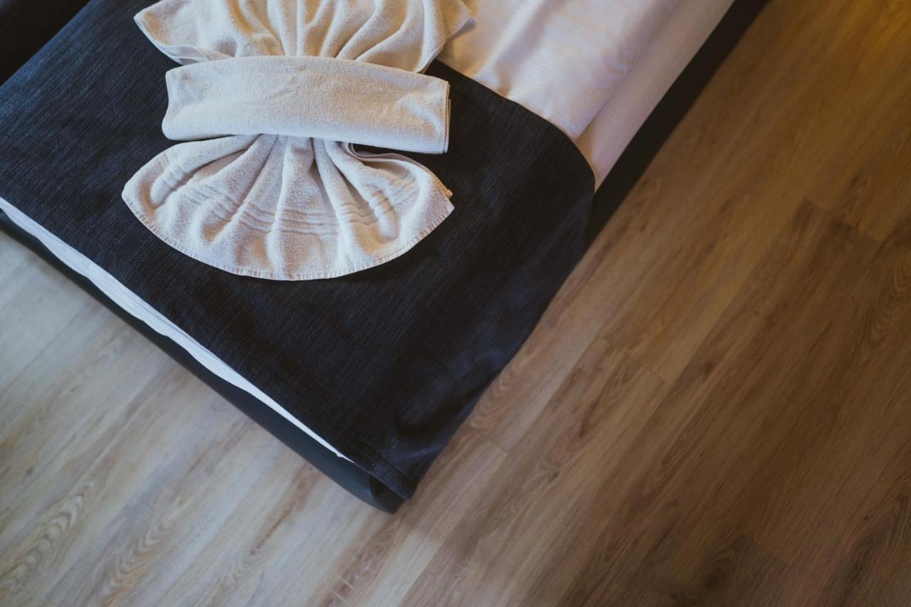 Aparthotel Stralsund Studios Und Apartments Bagian luar foto